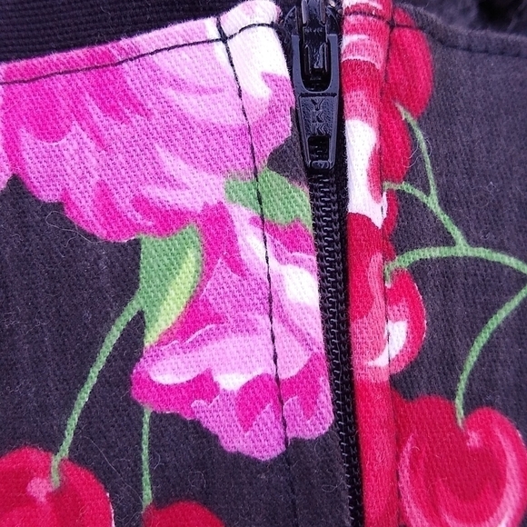 CHERRY Flower Rockabilly Dress - Picture 6 of 8